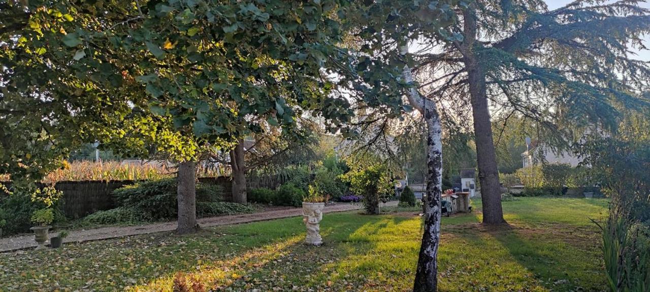 Le gîte de Poulas Couffy Extérieur photo