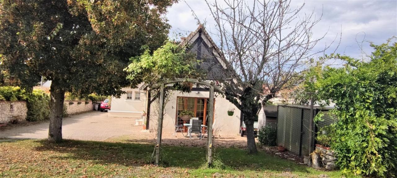 Le gîte de Poulas Couffy Extérieur photo